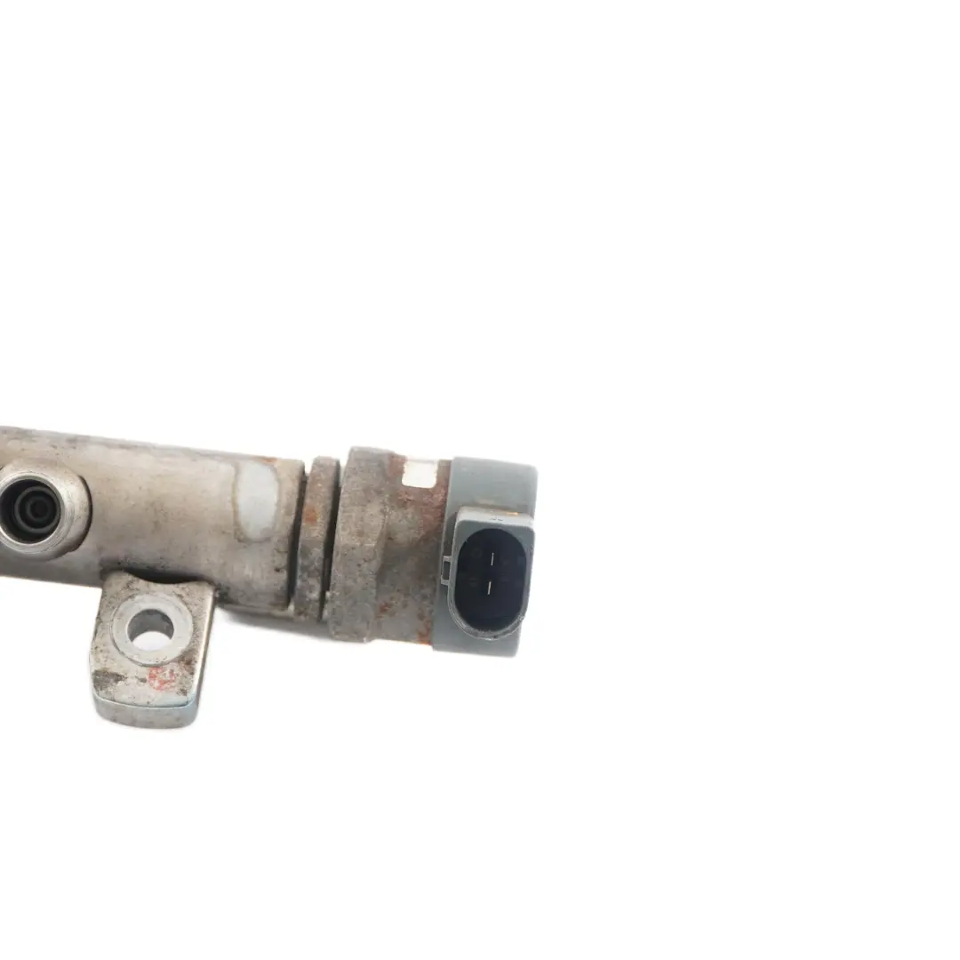 OM640 Inyector Combustible Presión Rail Line para Mercedes W169 W245 con número de pieza A6400702595 Mercedes W169 W245 OM640 Inyector Combustible Presión Rail Line - SKU A6400702595 - Número de pieza A6400702595