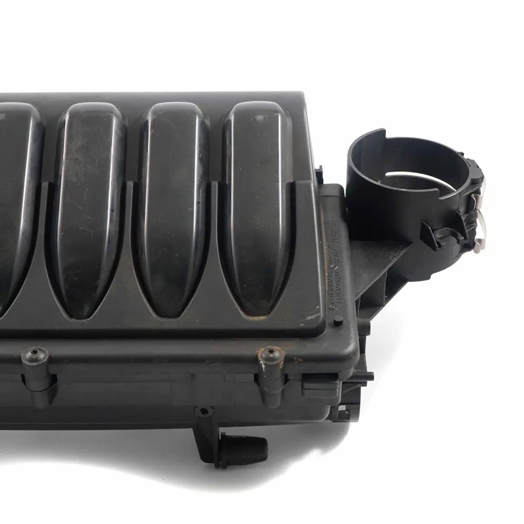 OM640 Filtr Powietrza Obudowa do Mercedes W169 W245 o numerze A6400900701 Mercedes W169 W245 OM640 Filtr Powietrza Obudowa - SKU A6400900701-1 - Numer Części A6400900701