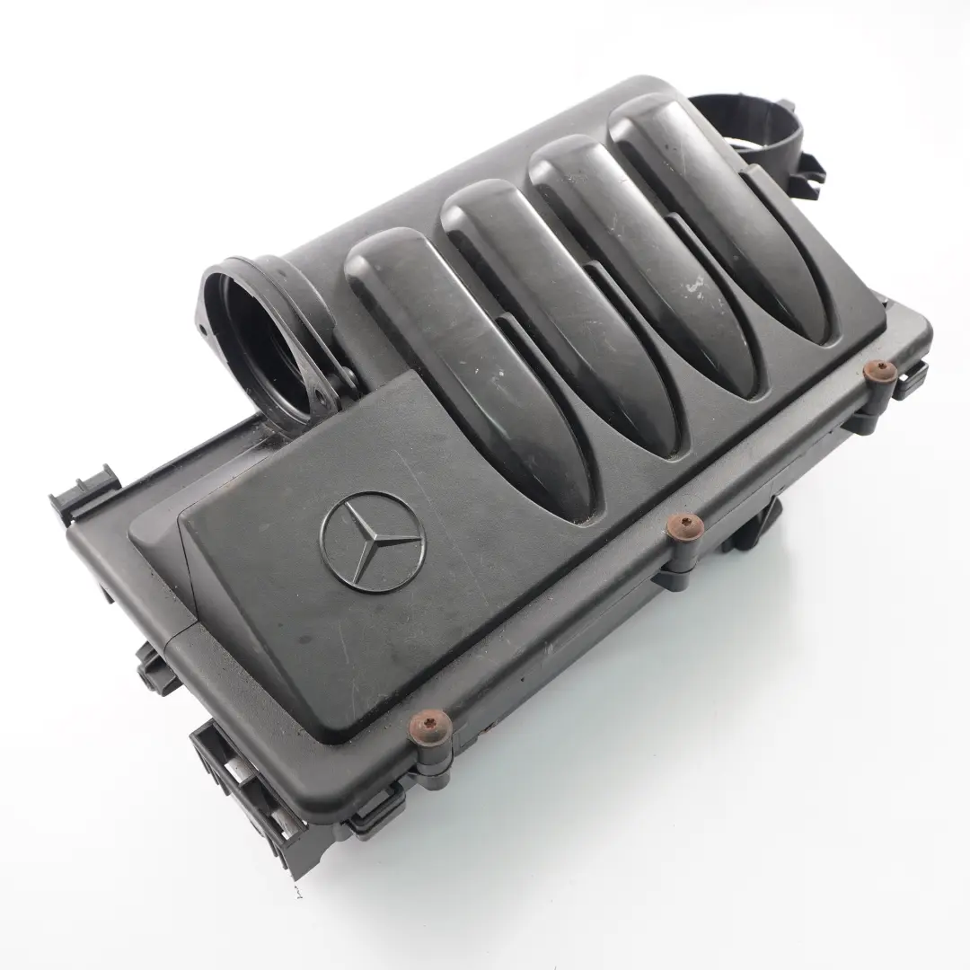 OM640 Aspirazione Silenziatore Filtro Aria per Mercedes W169 W245 con numero di parte A6400900901 Mercedes W169 W245 OM640 Aspirazione Silenziatore Filtro Aria - SKU A6400900901 - Numero di parte A6400900901