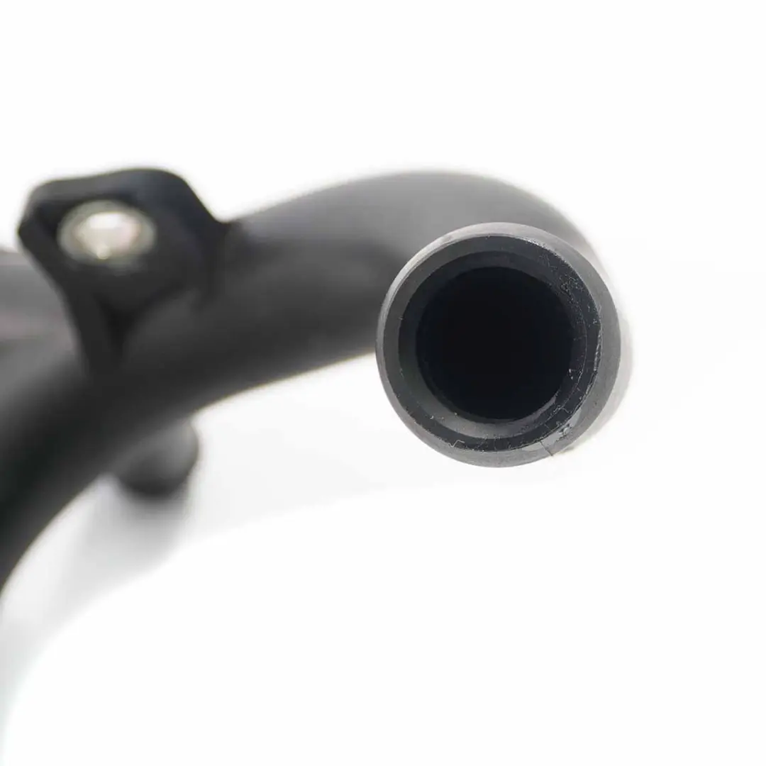 OM640 Tubo Riscaldatore Refrigerante Acqua per Mercedes W169 W245 con numero di parte A6402001452 Mercedes W169 W245 OM640 Tubo Riscaldatore Refrigerante Acqua - SKU A6402001452 - Numero di parte A6402001452