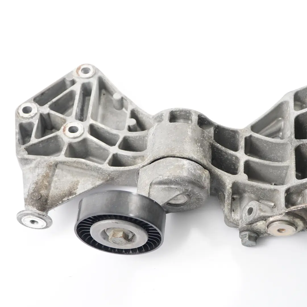 Mercedes W169 W245 OM640 Diesel Alternador Soporte Panel de Montaje - SKU A6402003370-1 - Número de pieza A6402003370