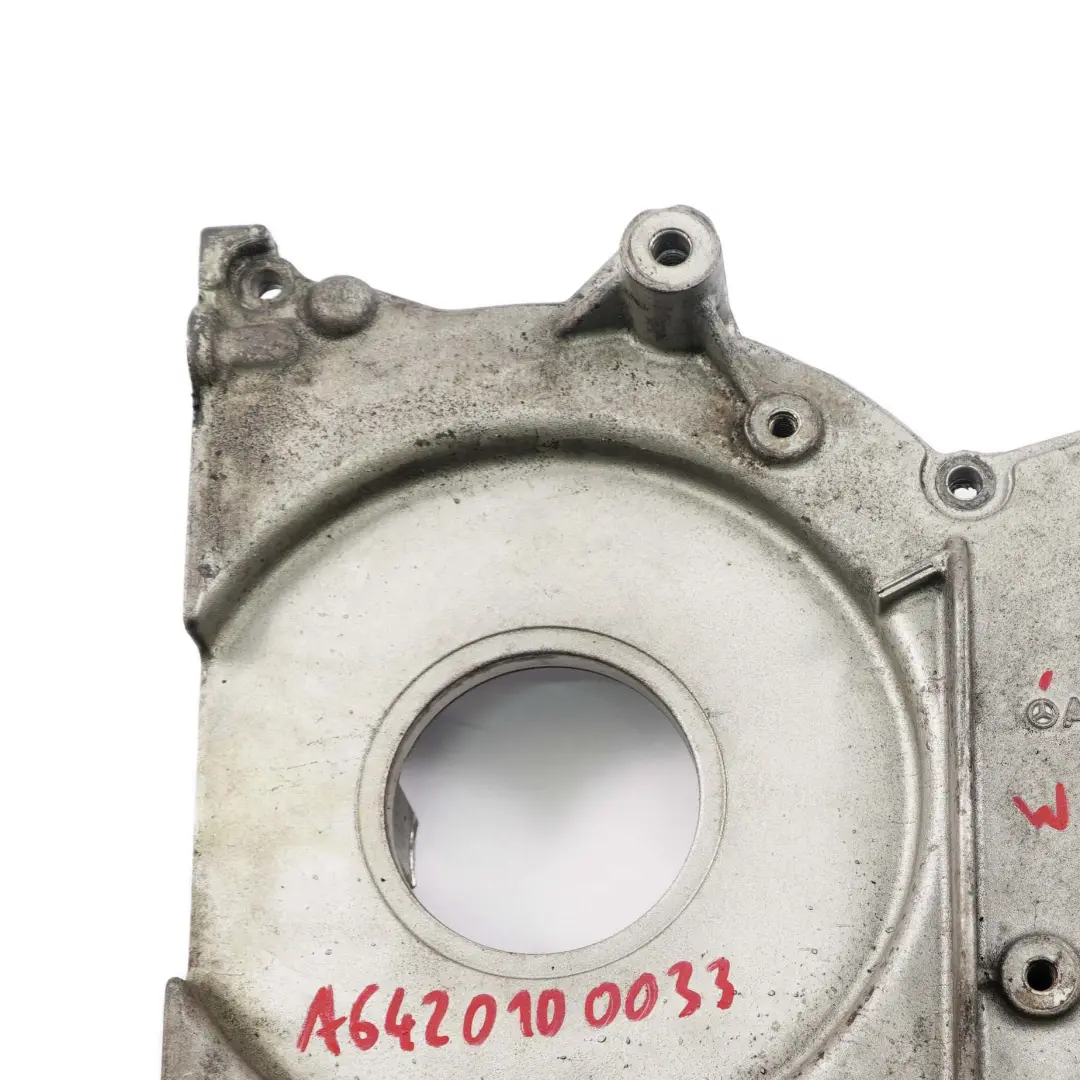 Tapa del carter del motor diesel Mercedes W221 OM642 A6420150901 para con número de pieza A64201000033 Tapa del carter del motor diesel Mercedes W221 OM642 A6420150901 - SKU A64201000033 - Número de pieza A64201000033