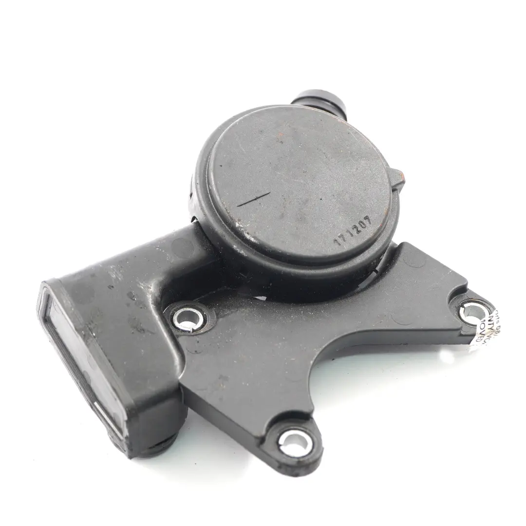 Bleed Valve Mercedes W639 OM642 Engine Breather Valve Crankase Vent to with Part number A6420100291 Bleed Valve Mercedes W639 OM642 Engine Breather Valve Crankase Vent - SKU A6420100291 - Part number A6420100291