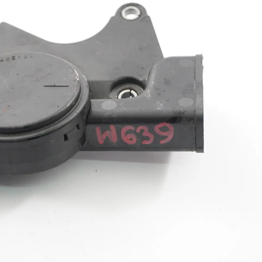  Valve de purge Mercedes W639 OM642 Valve purge moteur Crankase Vent - SKU A6420100291 - Numéro de pièce A6420100291