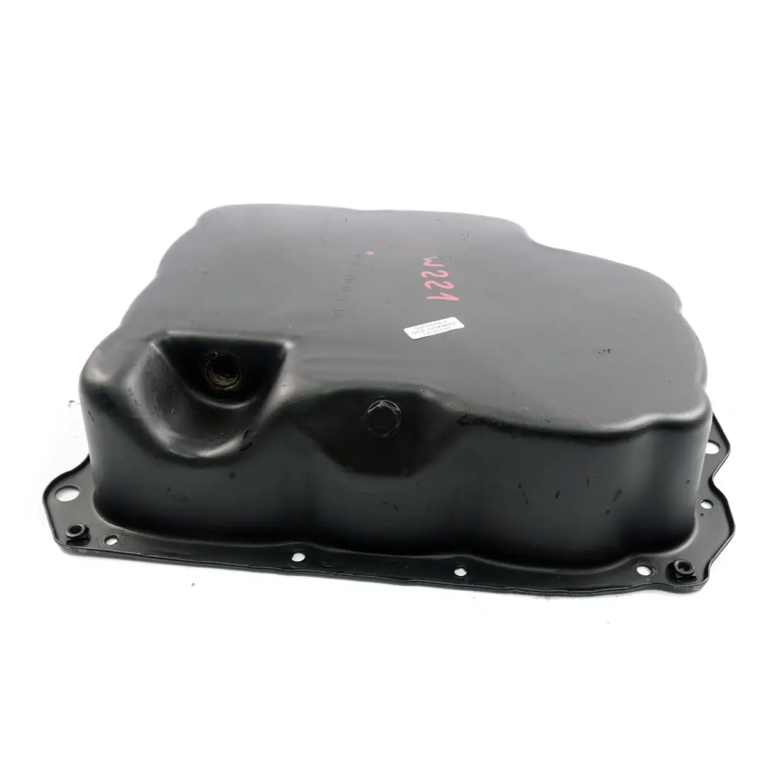 Oil Pan Mercedes S-Class W221 OM642 Diesel Engine Oil Sump Pan to with Part number A6420100628 Oil Pan Mercedes S-Class W221 OM642 Diesel Engine Oil Sump Pan - SKU A6420100628 - Part number A6420100628