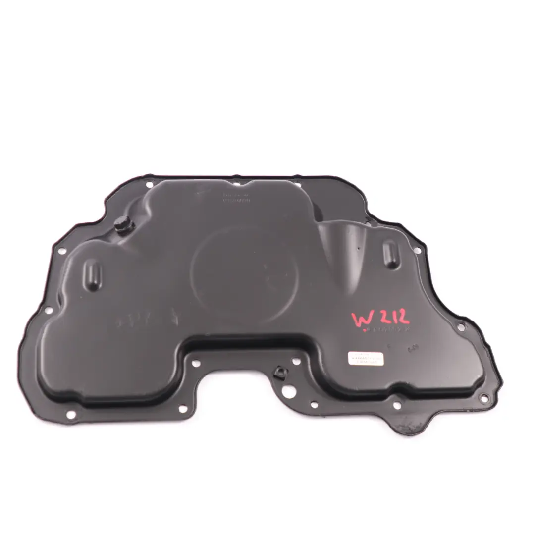 Soporte del cárter de aceite del motor diesel Mercedes W204 OM642 para con número de pieza A6420102028 Soporte del cárter de aceite del motor diesel Mercedes W204 OM642 - SKU A6420102028 - Número de pieza A6420102028