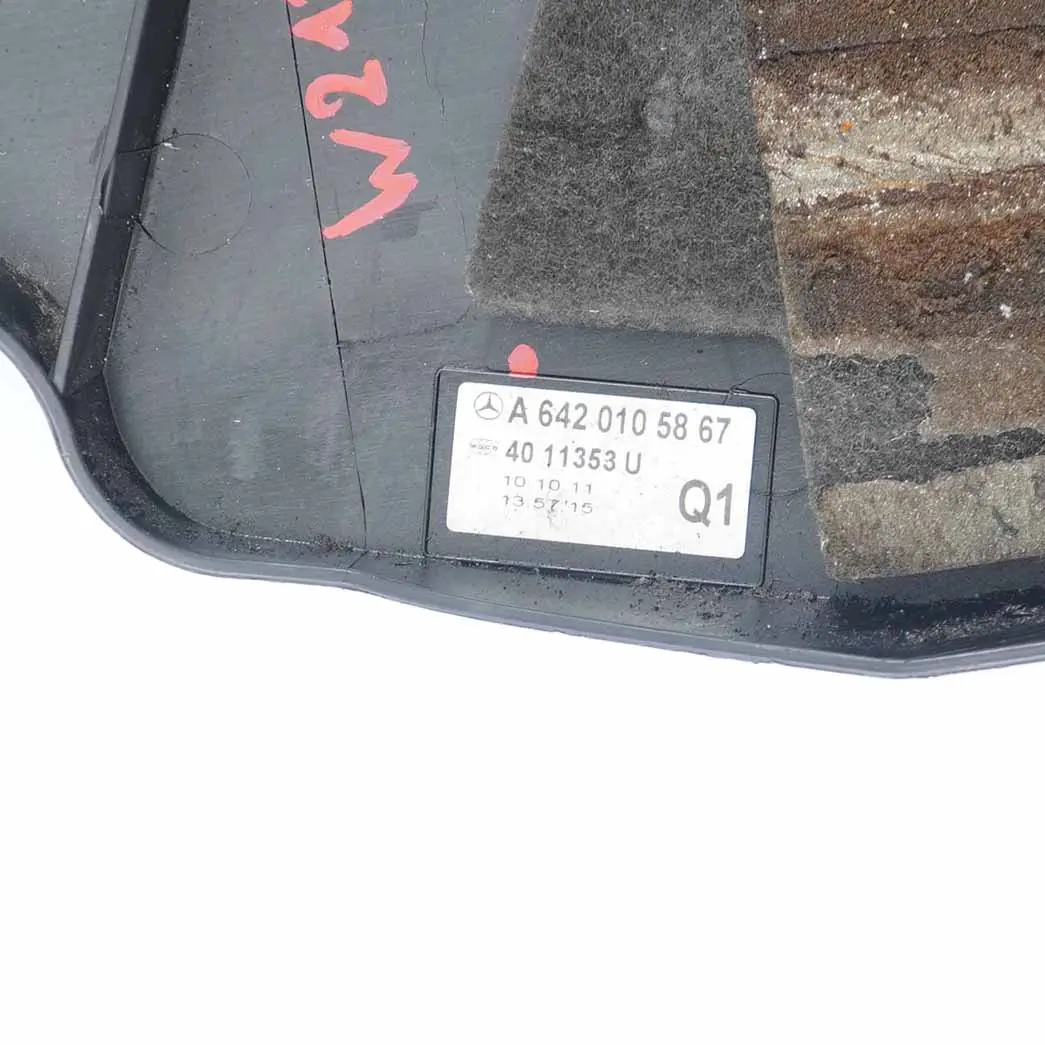 Mercedes W204 W212 OM642 Dieselmotor Zylinderkopfverkleidung - SKU A6420105867 - Teilenummer A6420105867