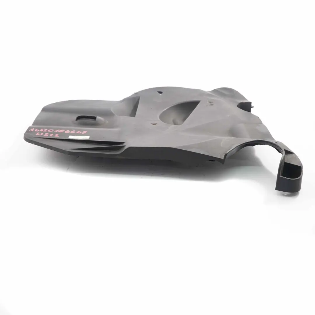 Coperchio vano motore per Mercedes W204 W212 con numero di parte A6420106667 Mercedes W204 W212 Coperchio vano motore - SKU A6420106667 - Numero di parte A6420106667