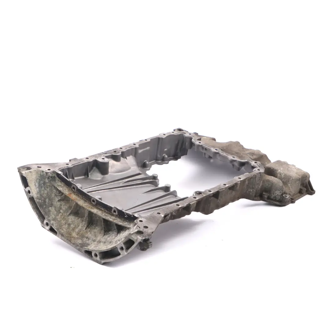 Mercedes ML W164 OM642 Diesel Partie supérieure du carter d'huile 6420141502 - SKU A6420141502 - Numéro de pièce A6420141502