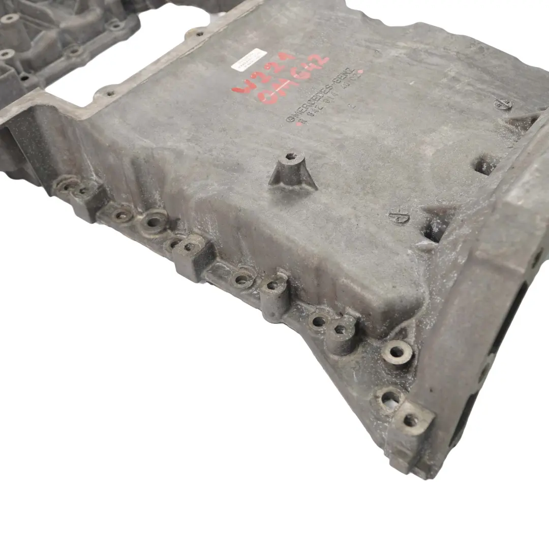 MERCEDES-BENZ CLASSE S W221 OM642 Moteur Diesel Carter D'Bouchon pour à propos du numéro de pièce A6420144002 MERCEDES-BENZ CLASSE S W221 OM642 Moteur Diesel Carter D'Bouchon - SKU A6420144002 - Numéro de pièce A6420144002