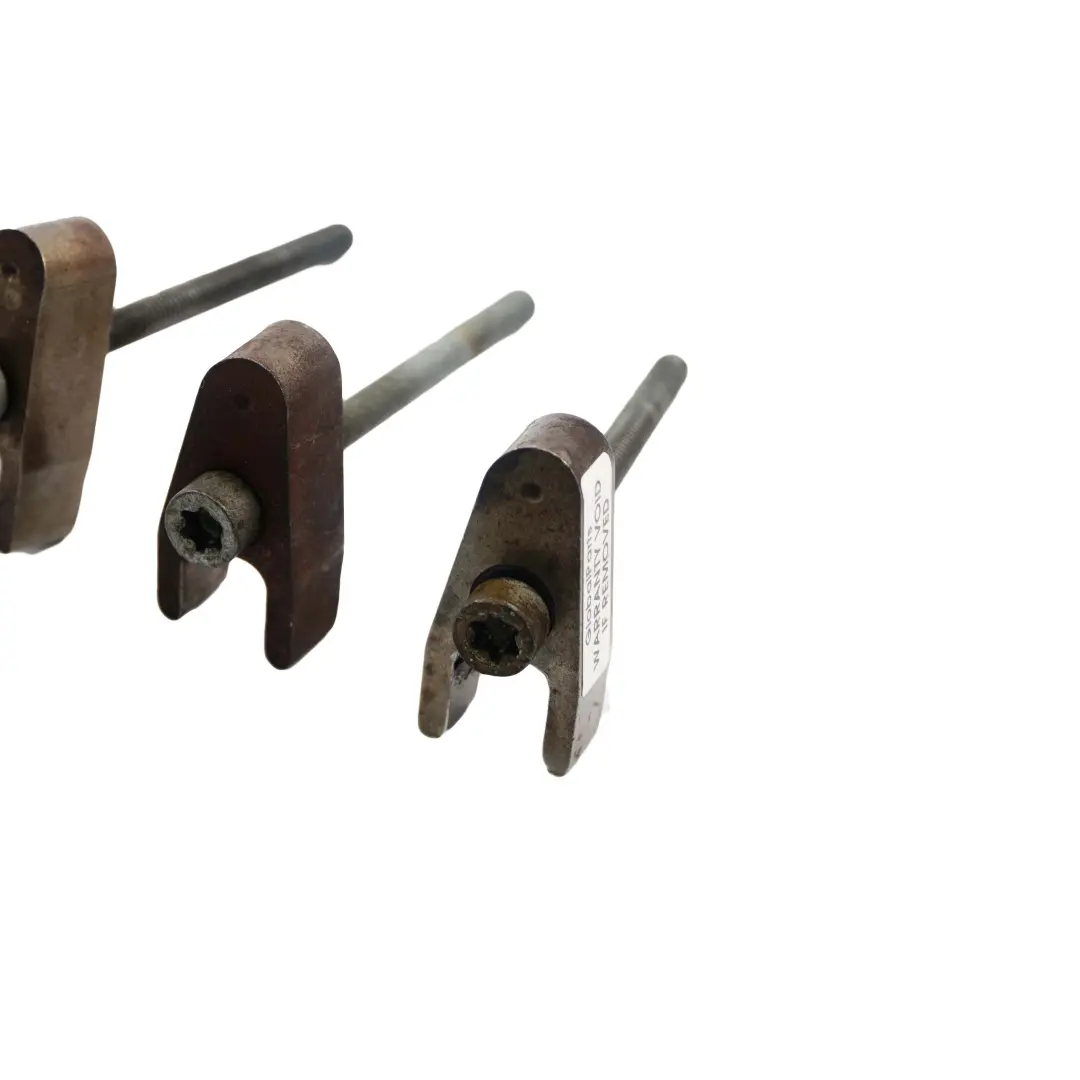 OM642 Tobera De Inyeccion Diesel Soporte + Juego De Pernos para Mercedes W164 W204 con número de pieza A6420160038 Mercedes W164 W204 OM642 Tobera De Inyeccion Diesel Soporte + Juego De Pernos - SKU A6420160038-1 - Número de pieza A6420160038