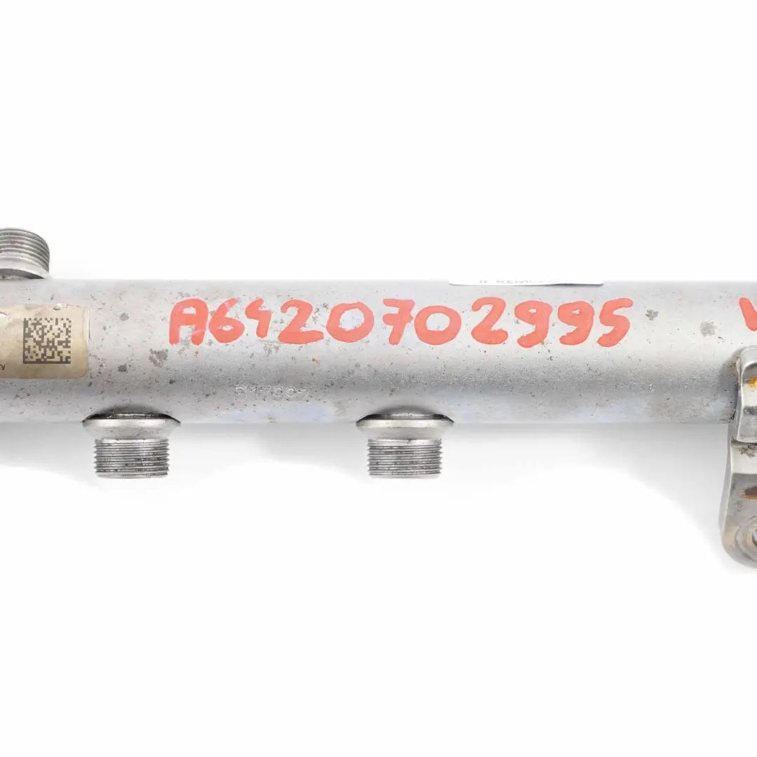 OM642 Kraftstoffeinspritzventil Druckleitung für Mercedes W204 W212 mit Teilenummer A6420702995 Mercedes W204 W212 OM642 Kraftstoffeinspritzventil Druckleitung - SKU A6420702995 - Teilenummer A6420702995