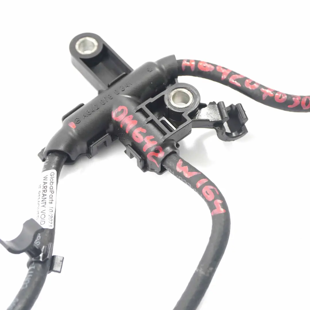 OM642 Kraftstoffüberlauf Leckage Schlauchleitung für Mercedes W164 mit Teilenummer A6420703032 Mercedes W164 OM642 Kraftstoffüberlauf Leckage Schlauchleitung - SKU A6420703032 - Teilenummer A6420703032