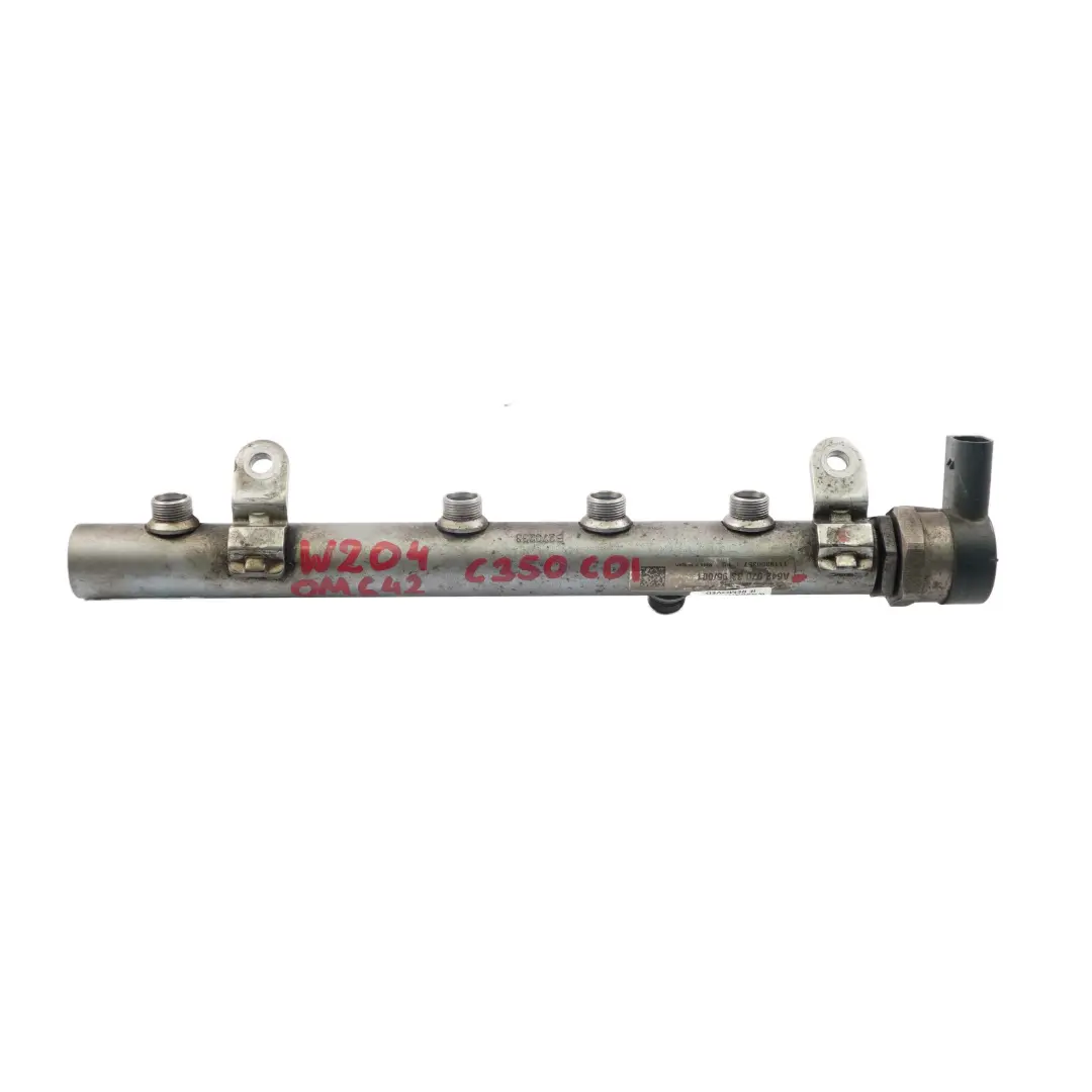  Rail de carburant Mercedes W204 W221 OM642 Injection haute pression gauche - SKU A6420703395 - Numéro de pièce A6420703395
