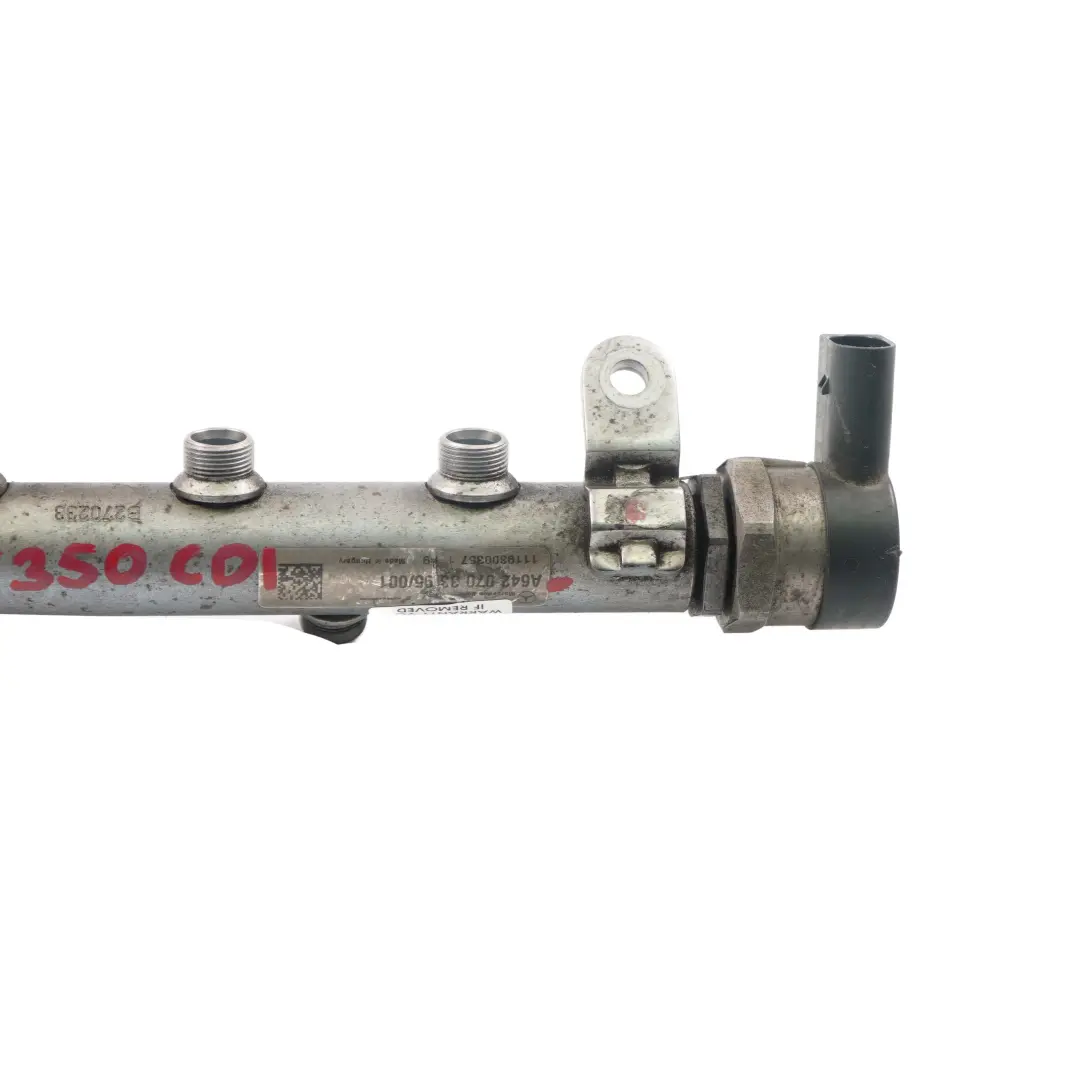 Mercedes W204 W221 Rail de Carburant OM642 Injection Haute Pression Gauche - SKU A6420703395 - Numéro de pièce A6420703395