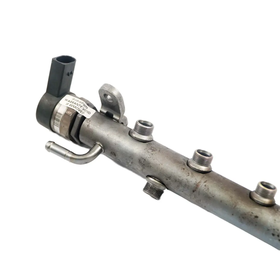 Mercedes W204 W221 Rail Izquierda Inyeccion Alta Presion OM642 - SKU A6420703395 - Número de pieza A6420703395