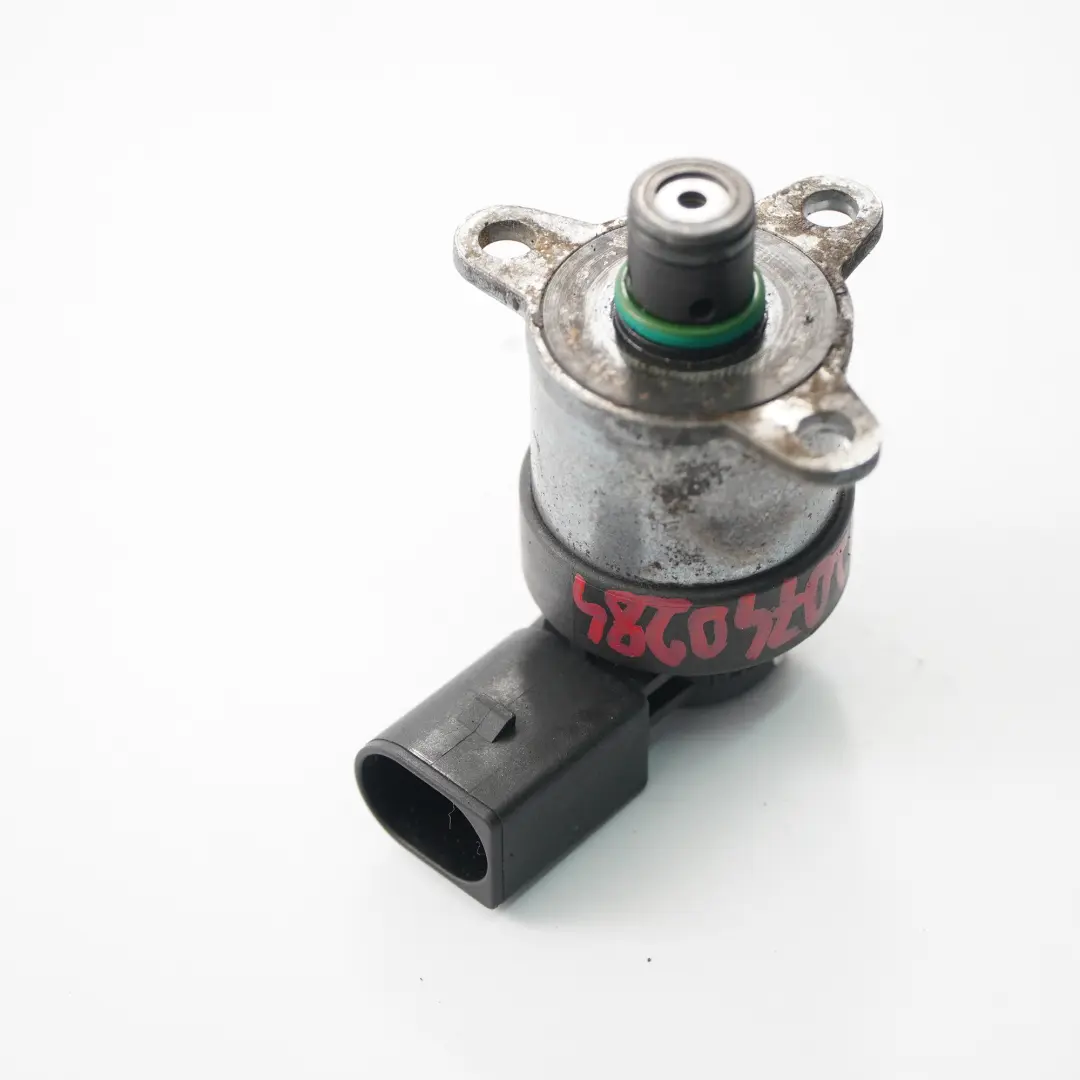 Valve Mercedes W204 Diesel Engine OM642 Fuel Pressure Regulator to with Part number A6420740284 Valve Mercedes W204 Diesel Engine OM642 Fuel Pressure Regulator - SKU A6420740284 - Part number A6420740284