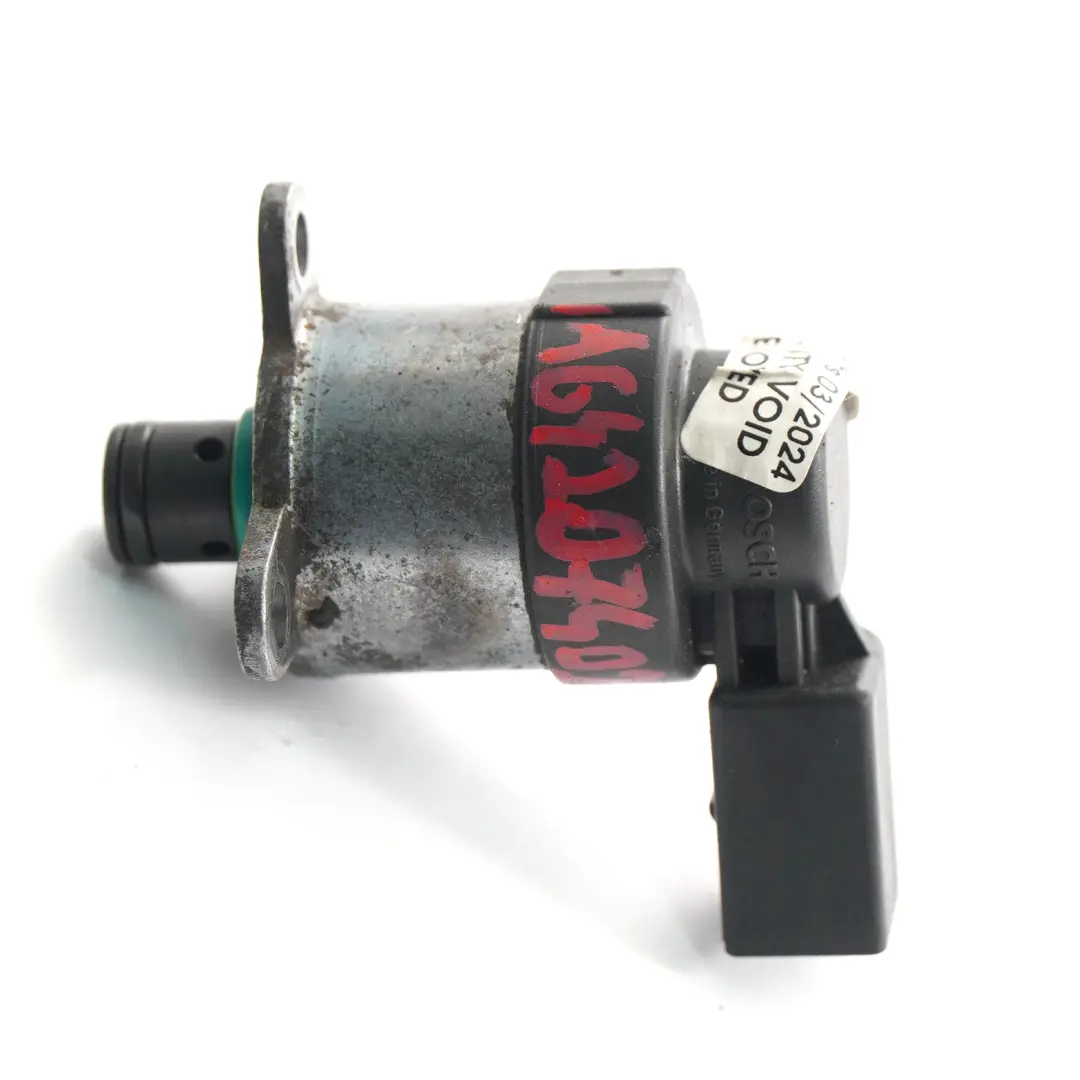 Soupape Mercedes W204 Diesel OM642 Régulateur de pression carburant pour à propos du numéro de pièce A6420740284 Soupape Mercedes W204 Diesel OM642 Régulateur de pression carburant - SKU A6420740284 - Numéro de pièce A6420740284