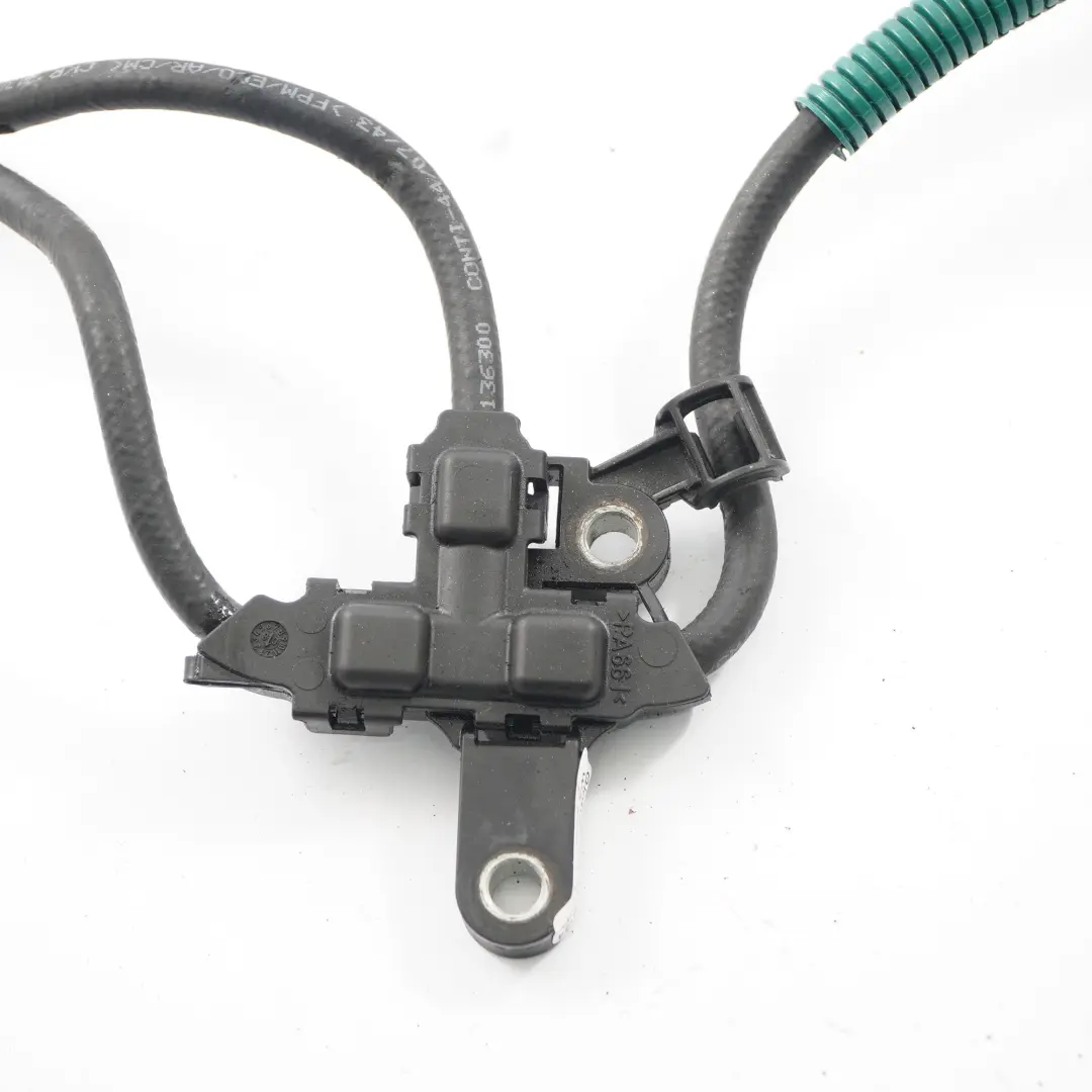 Mercedes W204 Diesel OM642 Ligne de retour de carburant avec support - SKU A6420780341 - Numéro de pièce A6420780341