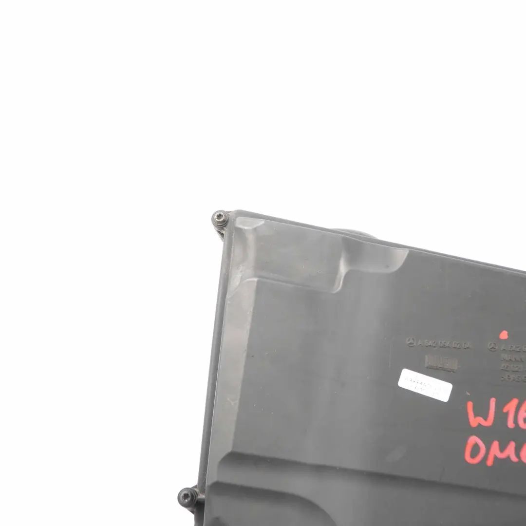 Filter Box Mercedes W164 OM642 Air Intake Housing Left N/S to Air with Part number A6420900701 Air Filter Box Mercedes W164 OM642 Air Intake Housing Left N/S - SKU A6420900701 - Part number A6420900701