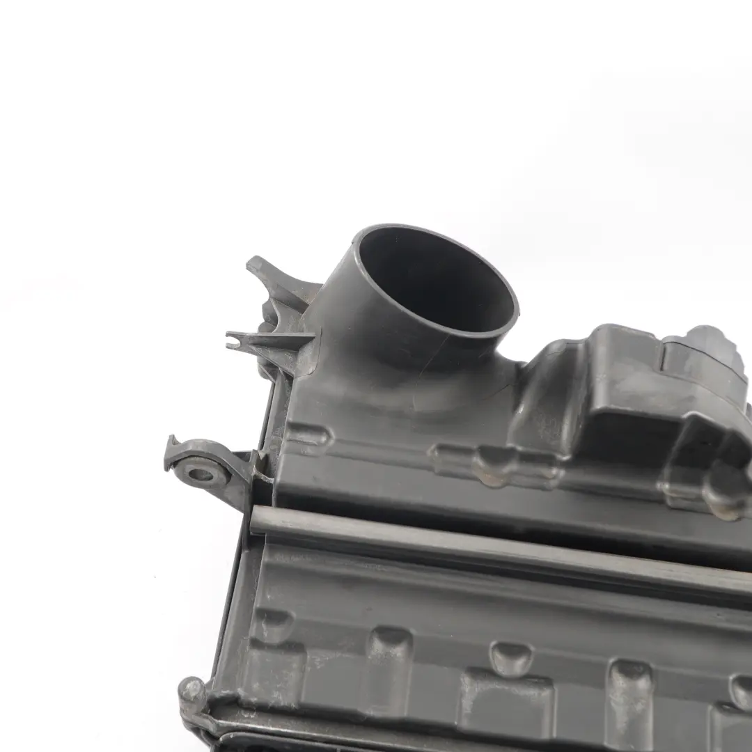 Scatola Filtro Aria Luftansaugkasten per Mercedes ML W164 con numero di parte A6420900901 Mercedes ML W164 Scatola Filtro Aria Luftansaugkasten - SKU A6420900901 - Numero di parte A6420900901