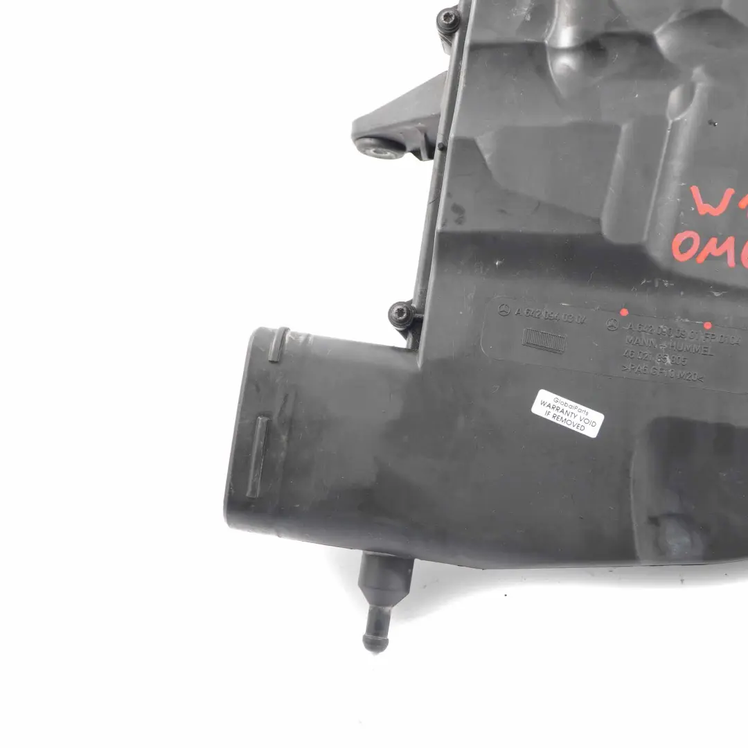 OM642 Caja del Filtro De Admision De Aire Derecha para Mercedes ML W164 con número de pieza A6420900901 Mercedes ML W164 OM642 Caja del Filtro De Admision De Aire Derecha - SKU A6420900901 - Número de pieza A6420900901