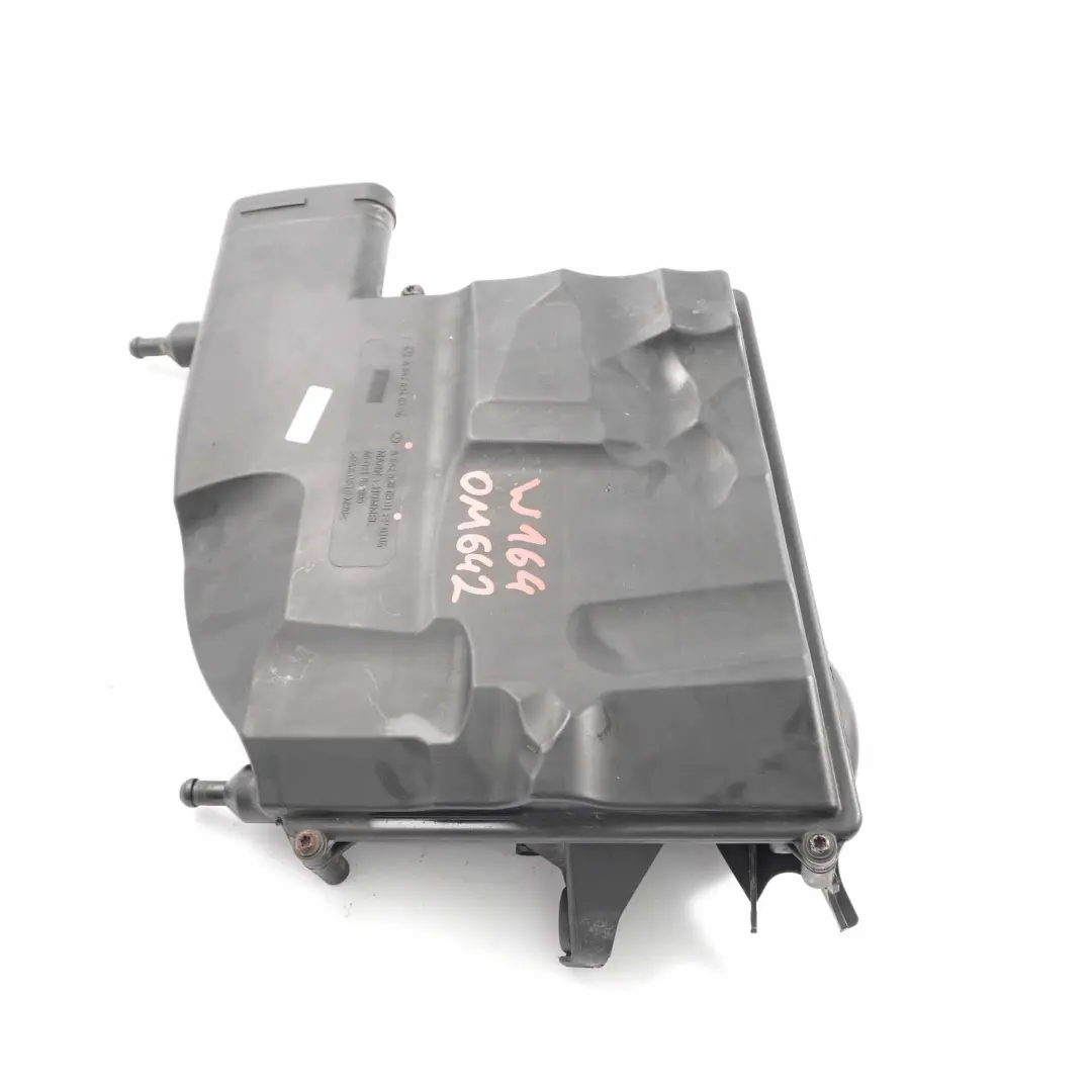 Scatola Filtro Aria Luftansaugkasten per Mercedes ML W164 con numero di parte A6420900901 Mercedes ML W164 Scatola Filtro Aria Luftansaugkasten - SKU A6420900901 - Numero di parte A6420900901