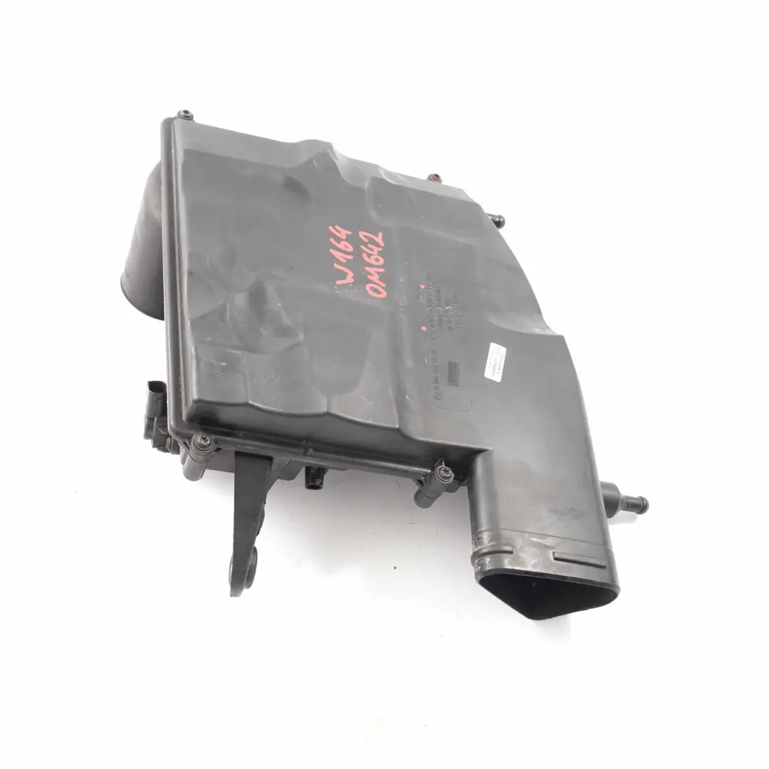 Filter Box Mercedes W164 OM642 Air Intake Housing Right O/S to Air with Part number A6420900901 Air Filter Box Mercedes W164 OM642 Air Intake Housing Right O/S - SKU A6420900901 - Part number A6420900901