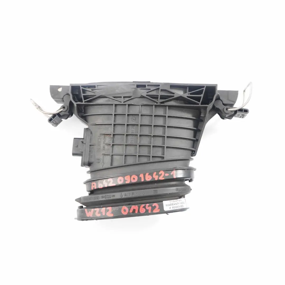 Débitmètre massique d'air Mercedes W212 OM642 1 Turbo Pipe Line Duct pour à propos du numéro de pièce A6420901642 Débitmètre massique d'air Mercedes W212 OM642 1 Turbo Pipe Line Duct - SKU A6420901642-1 - Numéro de pièce A6420901642