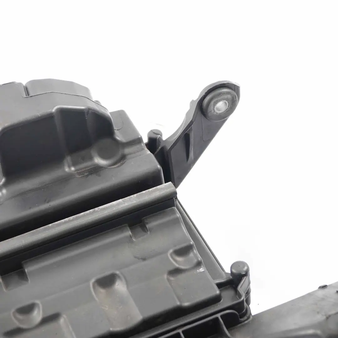 Mercedes W204 OM642 Caja del Filtro De Admision De Aire Izquierda - SKU A6420901901 - Número de pieza A6420901901