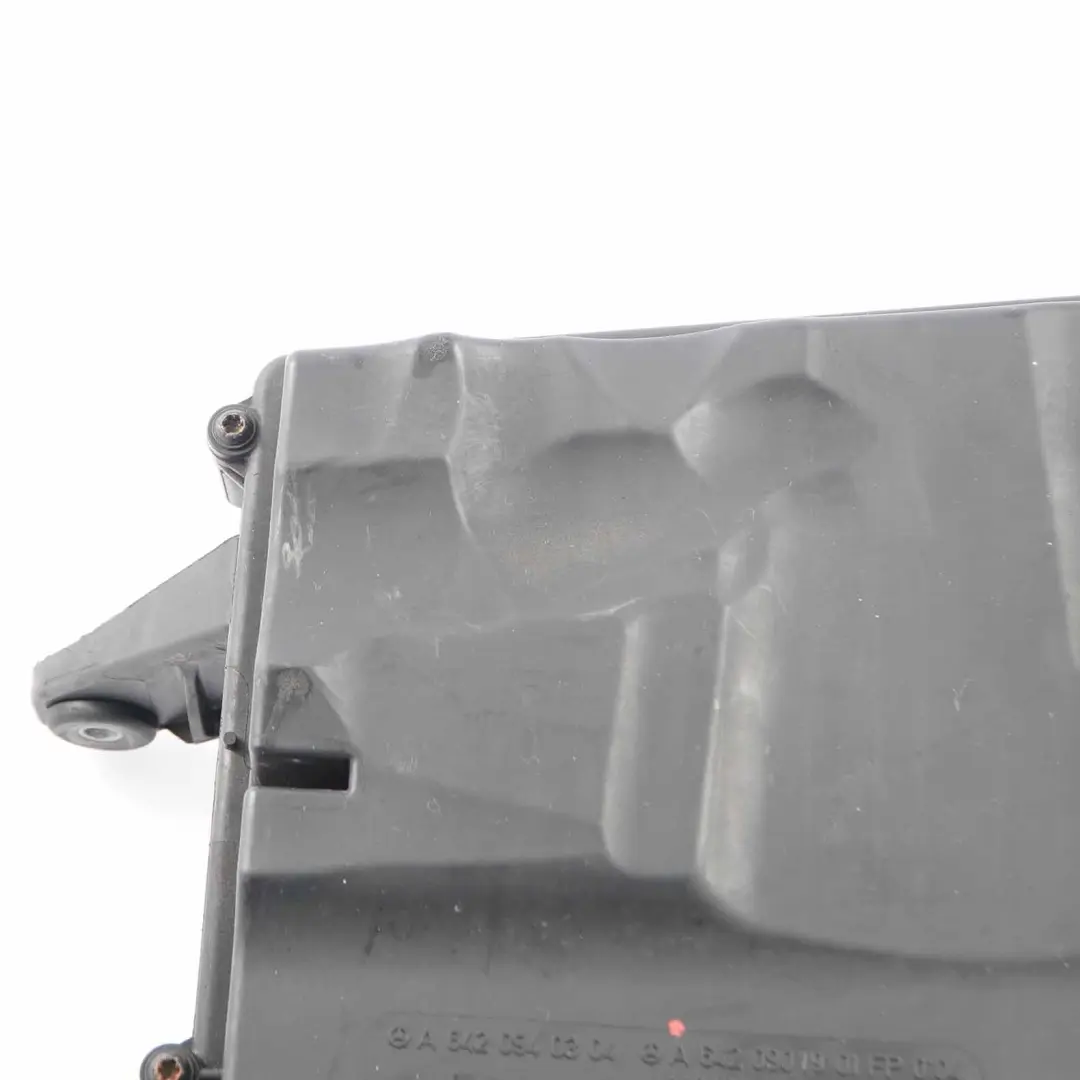 OM642 Caja del Filtro De Admision De Aire Izquierda para Mercedes W204 con número de pieza A6420901901 Mercedes W204 OM642 Caja del Filtro De Admision De Aire Izquierda - SKU A6420901901 - Número de pieza A6420901901
