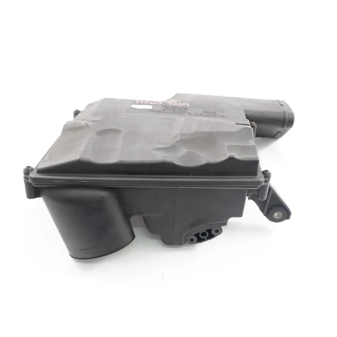 Mercedes W204 OM642 Caja del Filtro De Admision De Aire Izquierda - SKU A6420901901 - Número de pieza A6420901901