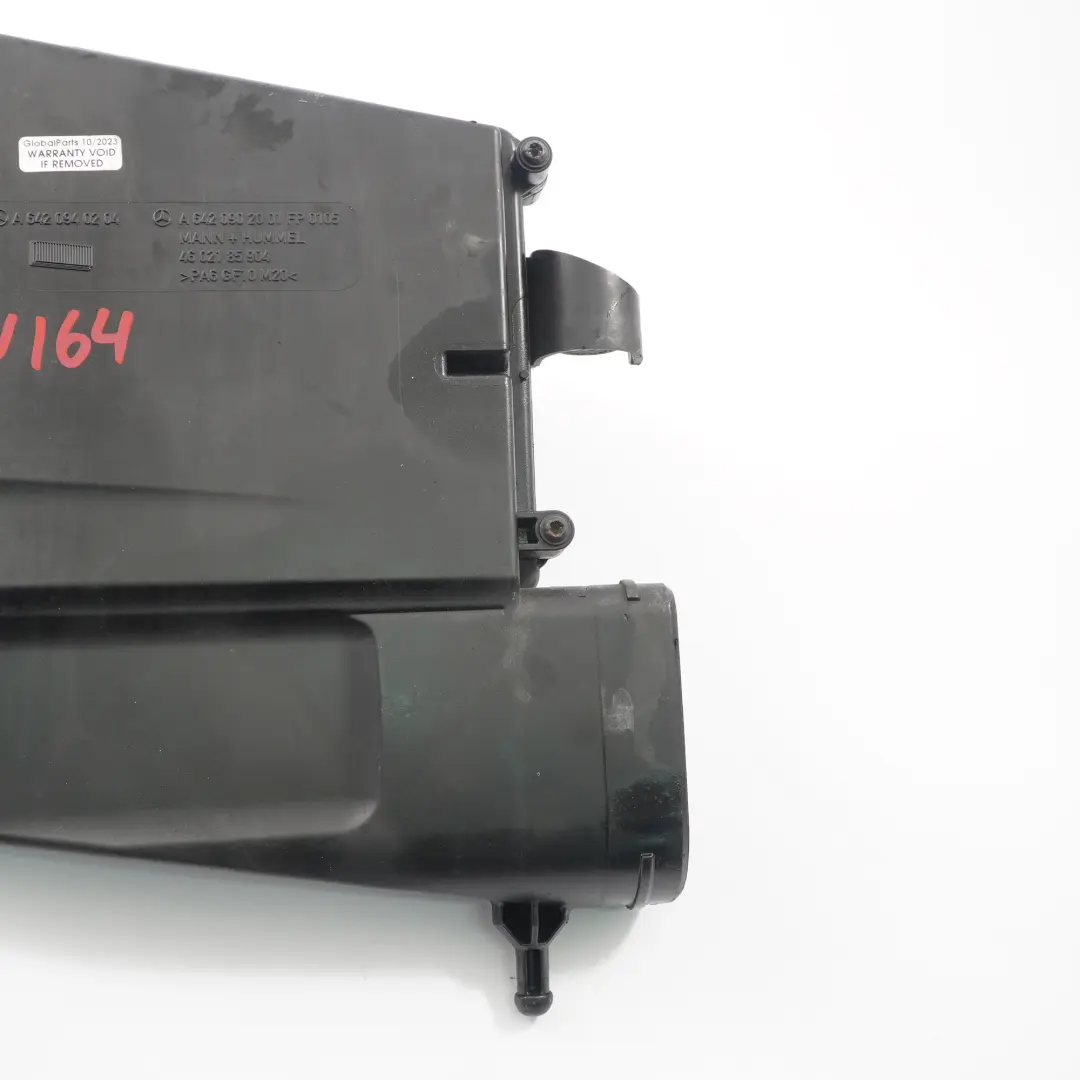 OM642 Diesel filtro aria scatola copertura destra per Mercedes ML W164 con numero di parte A6420902001 Mercedes ML W164 OM642 Diesel filtro aria scatola copertura destra - SKU A6420902001 - Numero di parte A6420902001