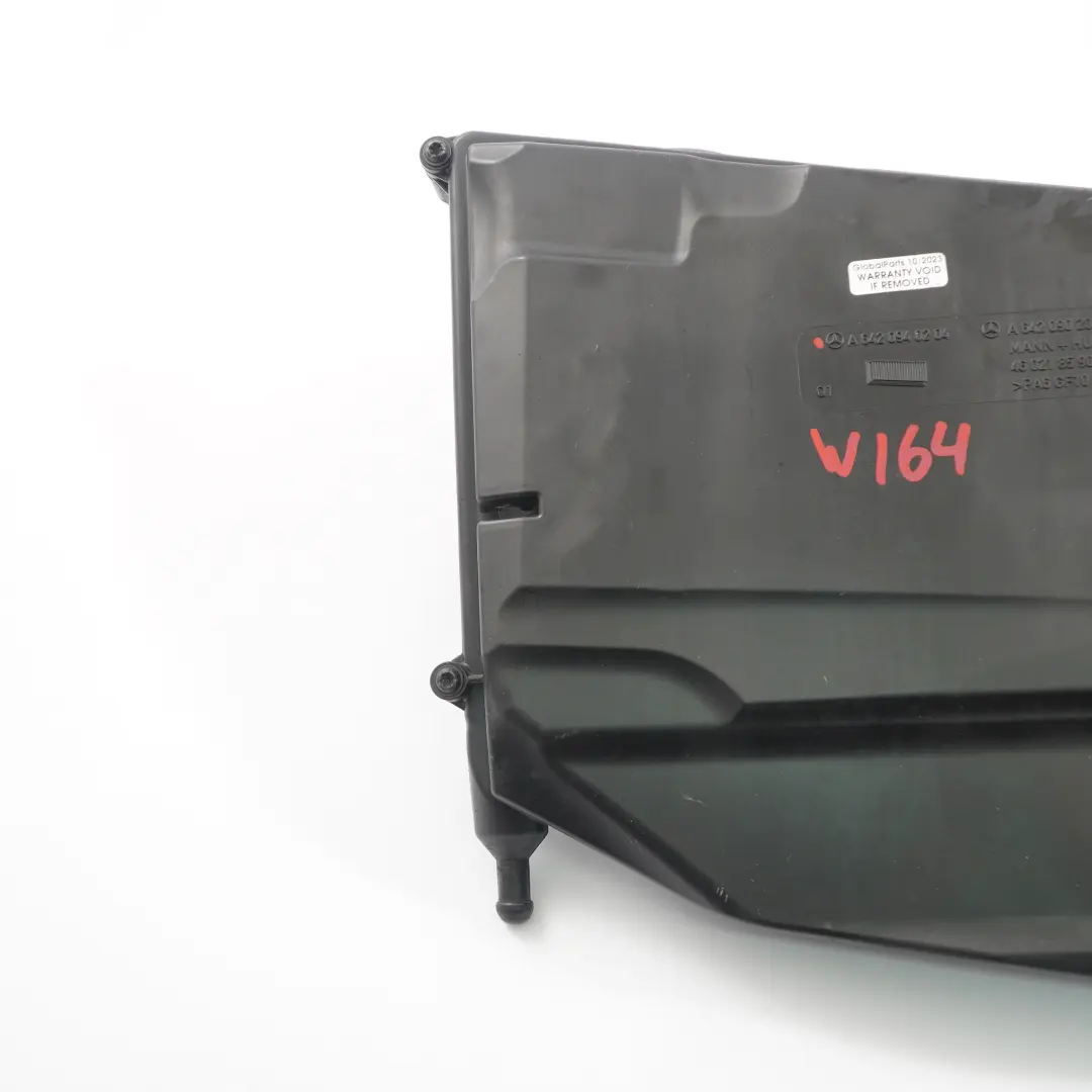 OM642 Diesel Caja Filtro Aire Tapa Derecha para Mercedes ML W164 con número de pieza A6420902001 Mercedes ML W164 OM642 Diesel Caja Filtro Aire Tapa Derecha - SKU A6420902001 - Número de pieza A6420902001