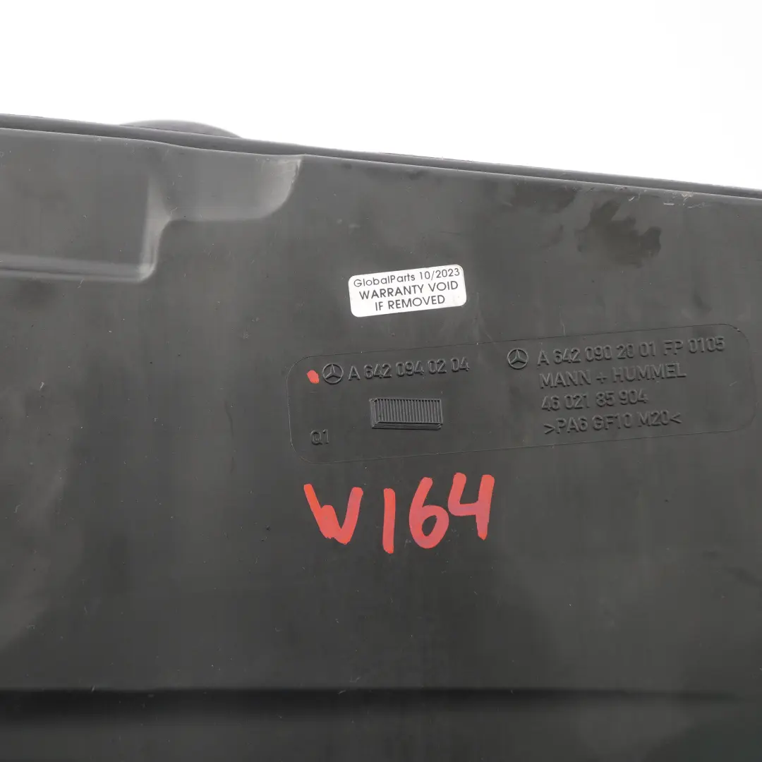 Mercedes ML W164 OM642 Diesel Caja Filtro Aire Tapa Derecha - SKU A6420902001 - Número de pieza A6420902001
