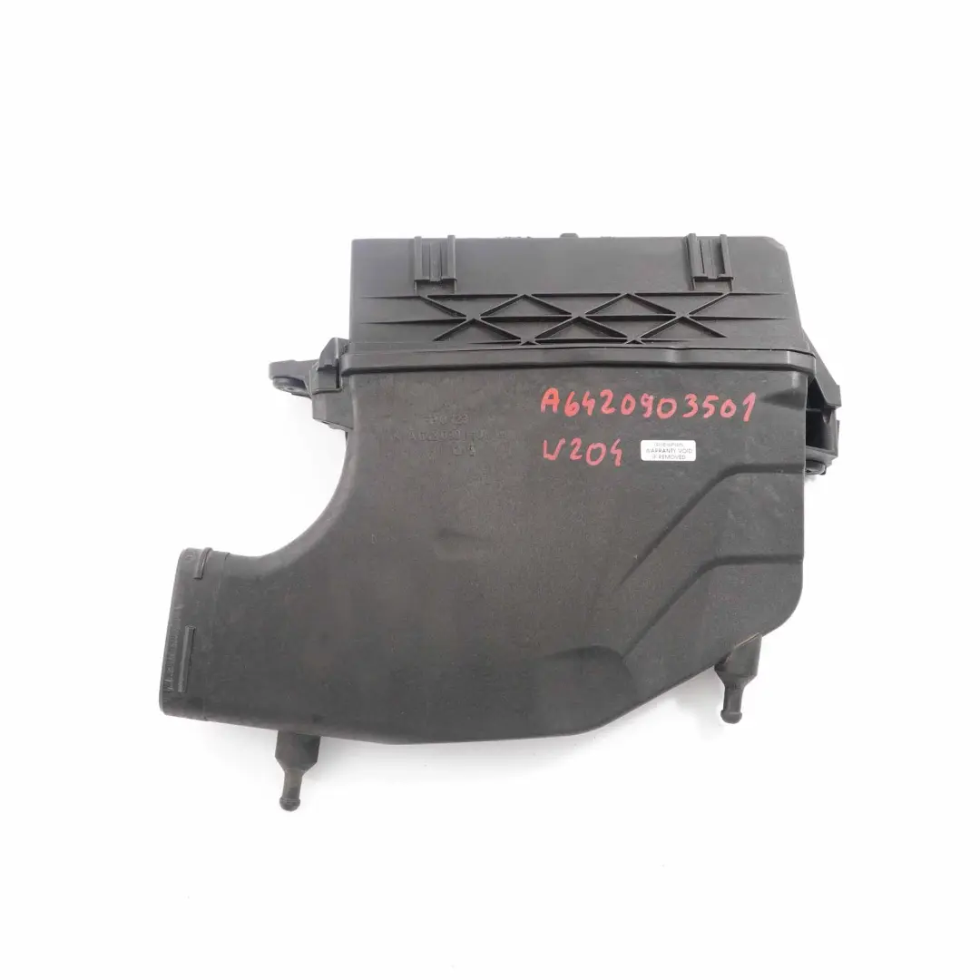 Filtro Aria Mercedes W204 W212 OM642 Diesel Sinistra Alloggiamento per con numero di parte A6420903501 Filtro Aria Mercedes W204 W212 OM642 Diesel Sinistra Alloggiamento - SKU A6420903501 - Numero di parte A6420903501