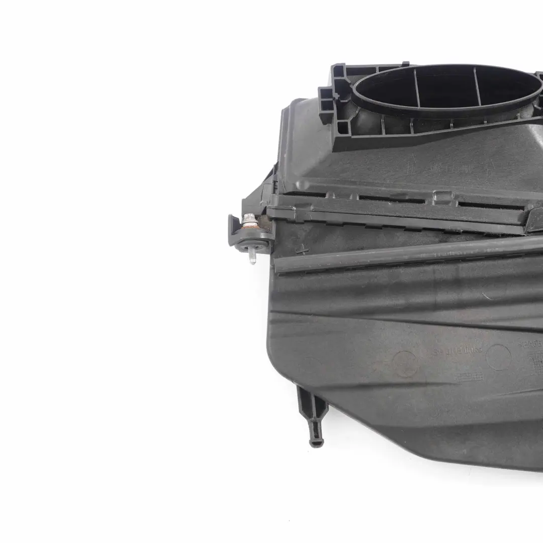 Filter Box Mercedes W204 W212 OM642 Diesel Left N/S Housing to Air with Part number A6420903501 Air Filter Box Mercedes W204 W212 OM642 Diesel Left N/S Housing - SKU A6420903501 - Part number A6420903501