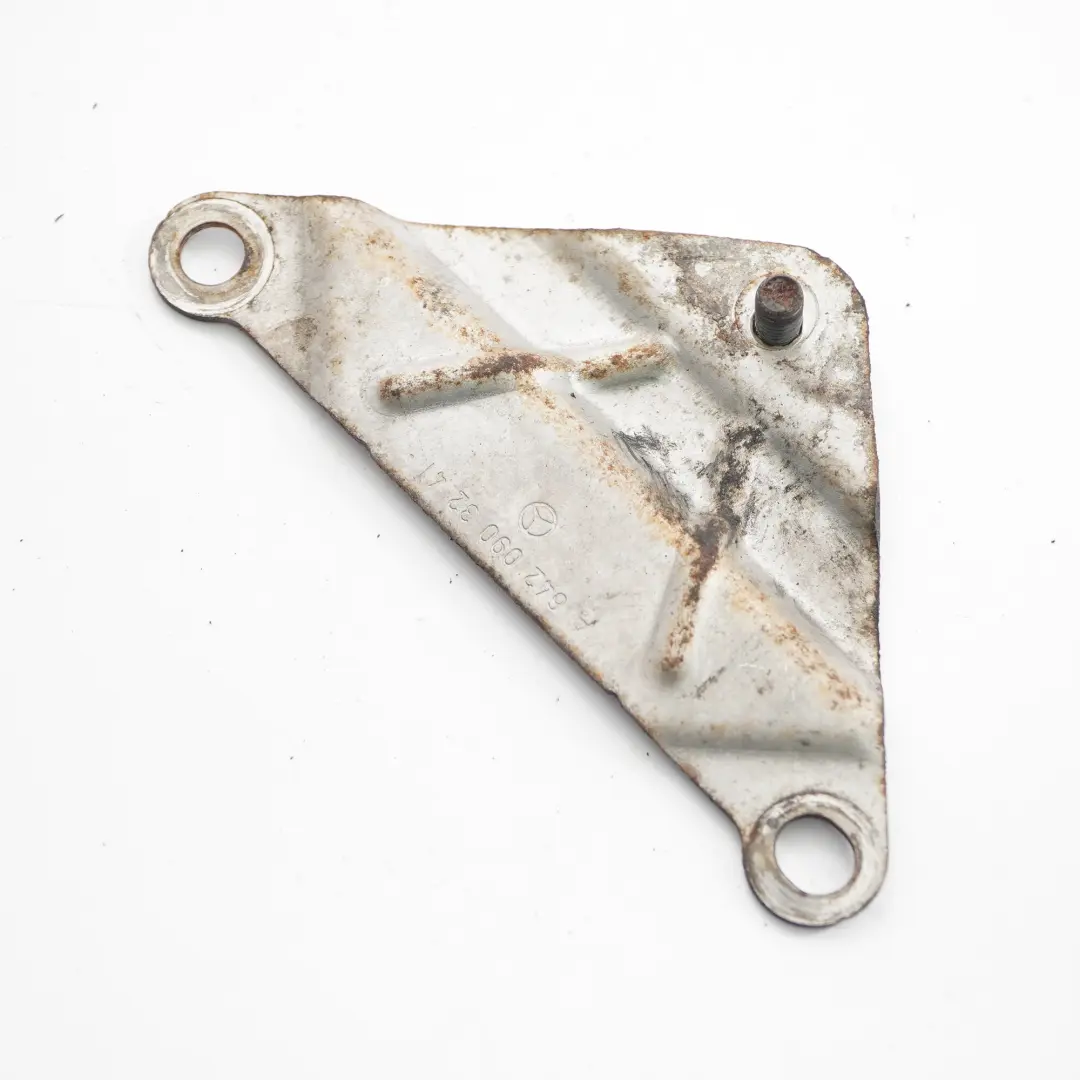 Bracket Mercedes W212 Diesel OM642 Exhaust Manifold Right Holder to with Part number A6420903841 Bracket Mercedes W212 Diesel OM642 Exhaust Manifold Right Holder - SKU A6420903841 - Part number A6420903841