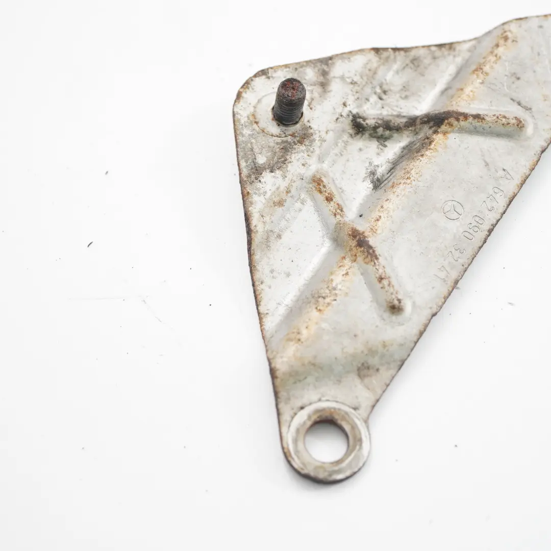 Bracket Mercedes W212 Diesel OM642 Exhaust Manifold Right Holder to with Part number A6420903841 Bracket Mercedes W212 Diesel OM642 Exhaust Manifold Right Holder - SKU A6420903841 - Part number A6420903841