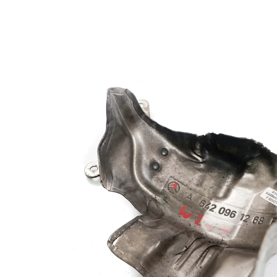 Heat Shield W221 OM642 Motor Cargador Placa Aislante para Mercedes Turbo con número de pieza A6420961268 Mercedes Turbo Heat Shield W221 OM642 Motor Cargador Placa Aislante - SKU A6420961268 - Número de pieza A6420961268