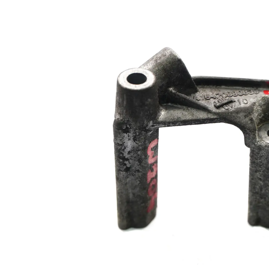 Mercedes W204 OM642 Diesel Support de montage du tuyau charge d'air - SKU A6420980839 - Numéro de pièce A6420980839