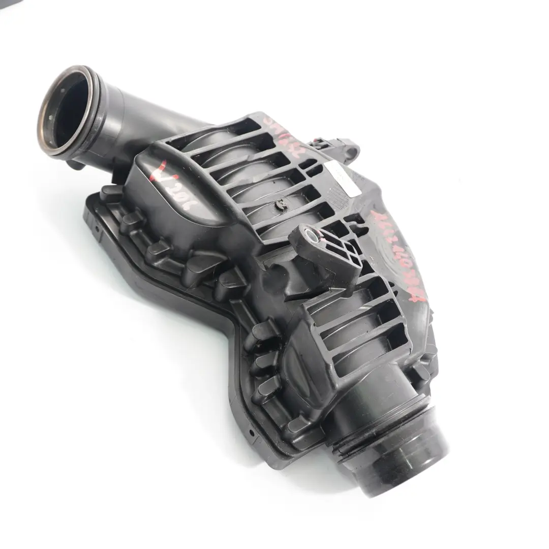 OM642 Wąż Przewód Rura Filtra do Mercedes W204 W212 o numerze A6421403887 Mercedes W204 W212 OM642 Wąż Przewód Rura Filtra - SKU A6421403887 - Numer Części A6421403887