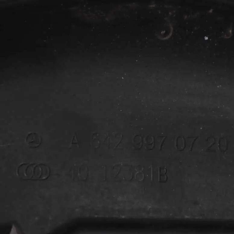 Mercedes W218 Admisión de Aire Intercooler Silenciador OM642 Amortiguador - SKU A6421403987 - Número de pieza A6421403987