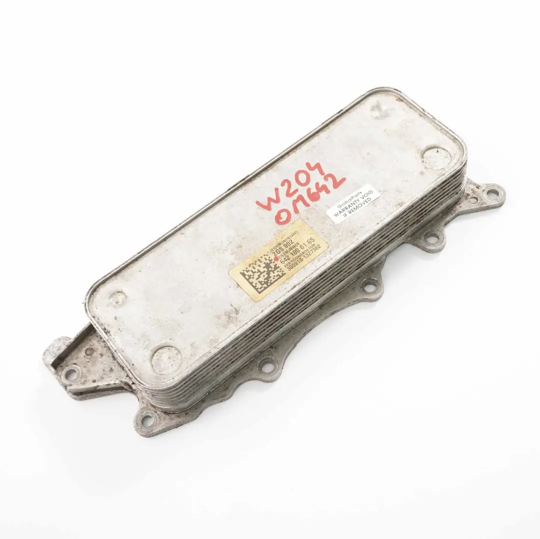 Intercambiador Calor Refrigerador Aceite OM642 Diesel para Mercedes W204 con número de pieza A6421800165 Mercedes W204 Intercambiador Calor Refrigerador Aceite OM642 Diesel - SKU A6421800165 - Número de pieza A6421800165