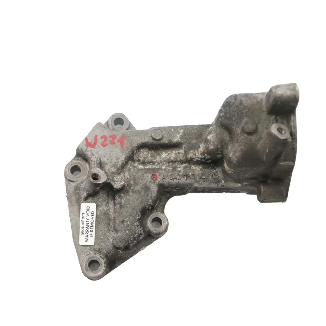 Mocowanie Łapa Filtra Oleju do Mercedes W212 W221 o numerze A6421801410 Mercedes W212 W221 Mocowanie Łapa Filtra Oleju - SKU A6421801410 - Numer Części A6421801410