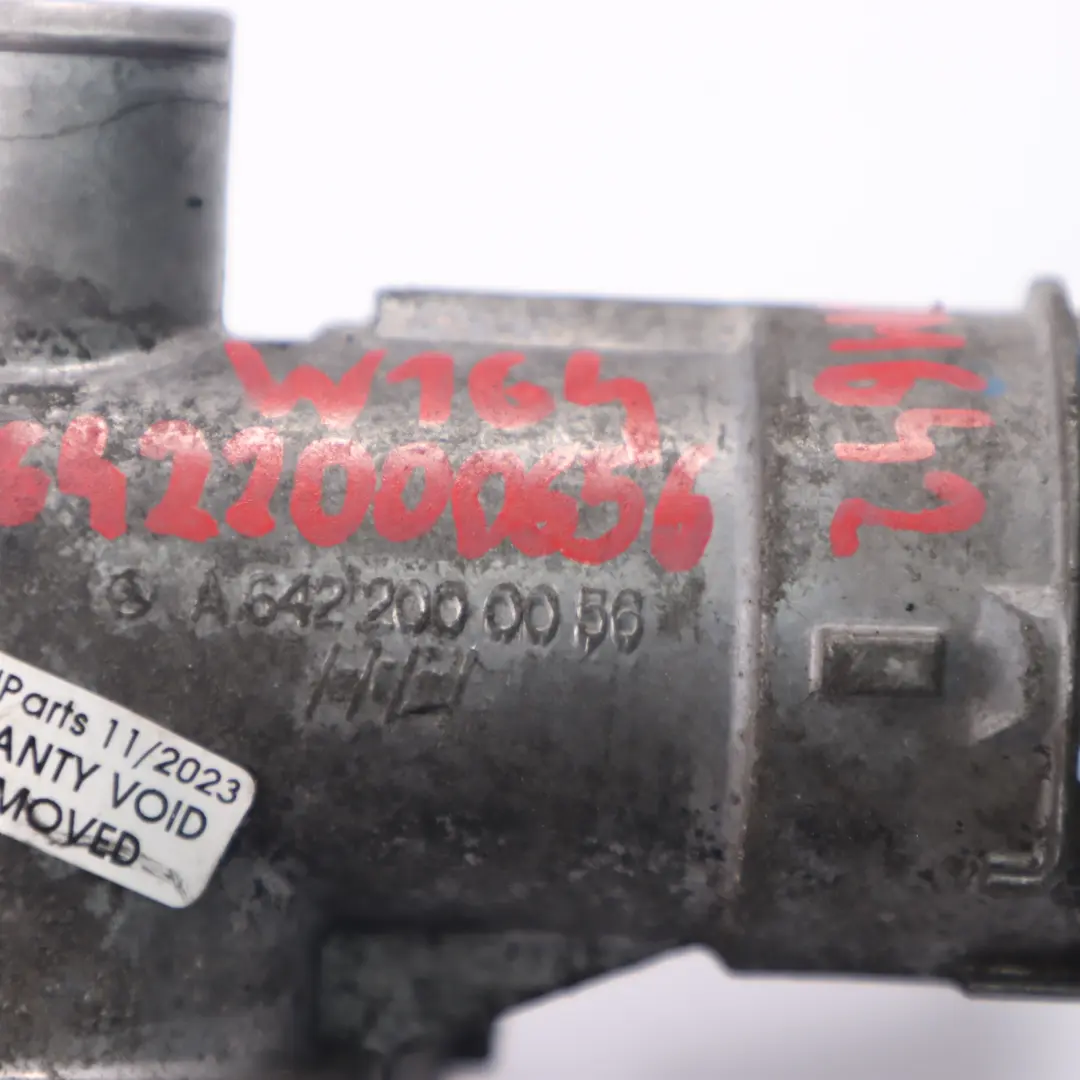 OM642 Motor Refrigerante Brida Conector Manguera para Mercedes W164 con número de pieza A6422000056 Mercedes W164 OM642 Motor Refrigerante Brida Conector Manguera - SKU A6422000056 - Número de pieza A6422000056