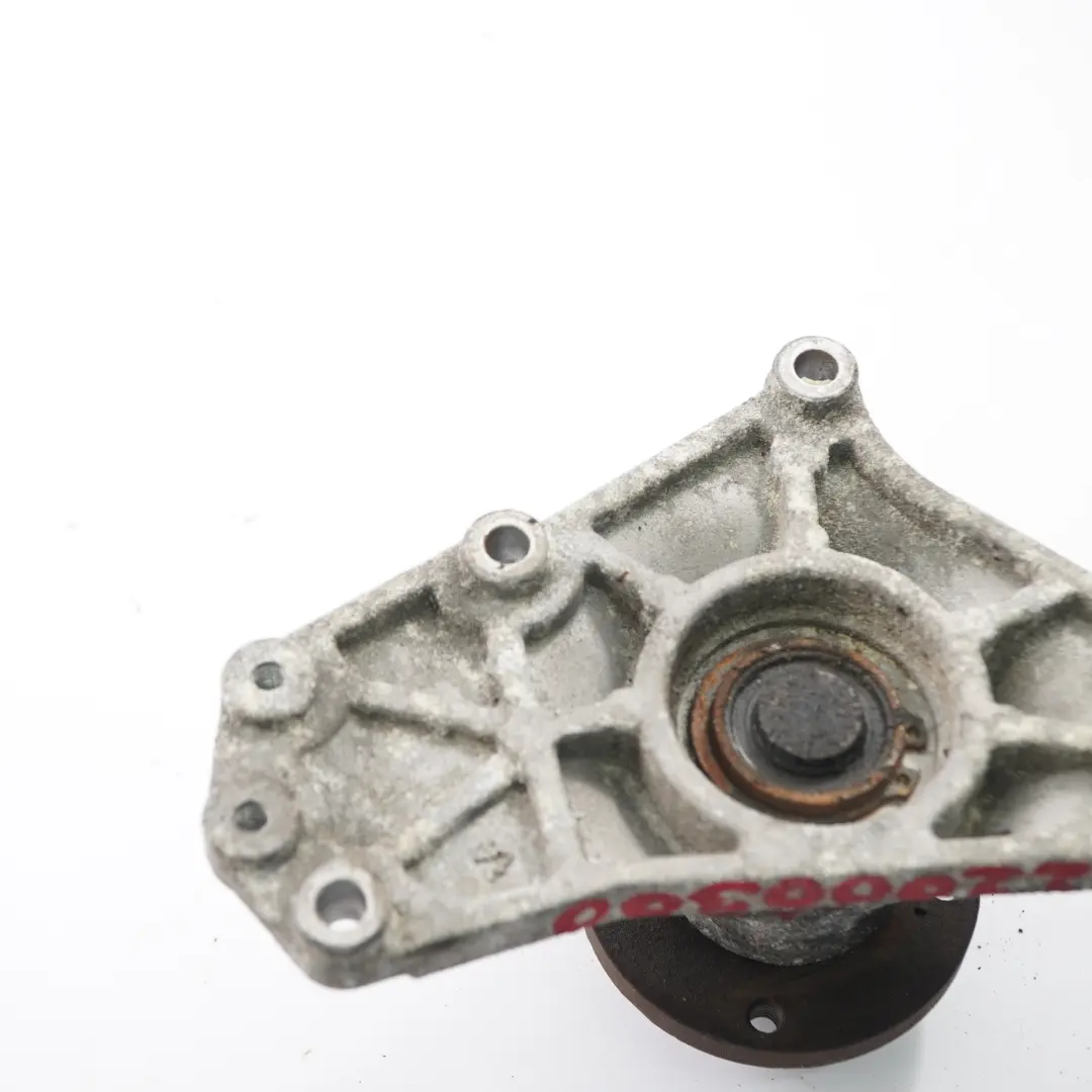 Alloggiamento Mercedes Vito W639 OM642 Tendicinghia Cuscinetto per con numero di parte A6422000420 Alloggiamento Mercedes Vito W639 OM642 Tendicinghia Cuscinetto - SKU A6422000300 - Numero di parte A6422000420