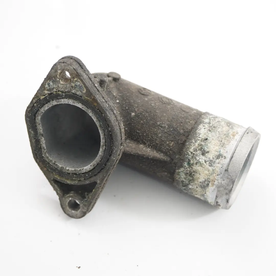 Bride Mercedes W639 OM642 Bride de raccord conduite refroidissement pour à propos du numéro de pièce A6422000556 Bride Mercedes W639 OM642 Bride de raccord conduite refroidissement - SKU A6422000556 - Numéro de pièce A6422000556