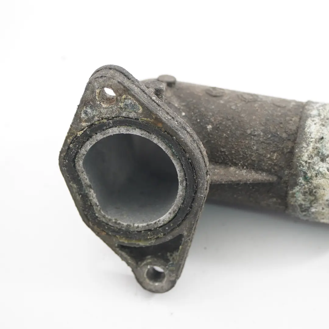 Brida Mercedes W639 Diesel OM642 Refrigerante Línea Fitting Brida para con número de pieza A6422000556 Brida Mercedes W639 Diesel OM642 Refrigerante Línea Fitting Brida - SKU A6422000556 - Número de pieza A6422000556