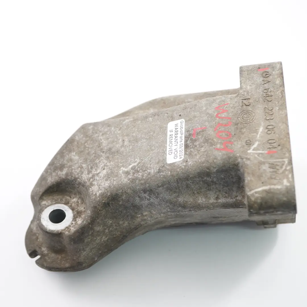 Supporto motore Mercedes W204 M642 Diesel Staffa supporto sinistra per con numero di parte A6422230604 Supporto motore Mercedes W204 M642 Diesel Staffa supporto sinistra - SKU A6422230604 - Numero di parte A6422230604